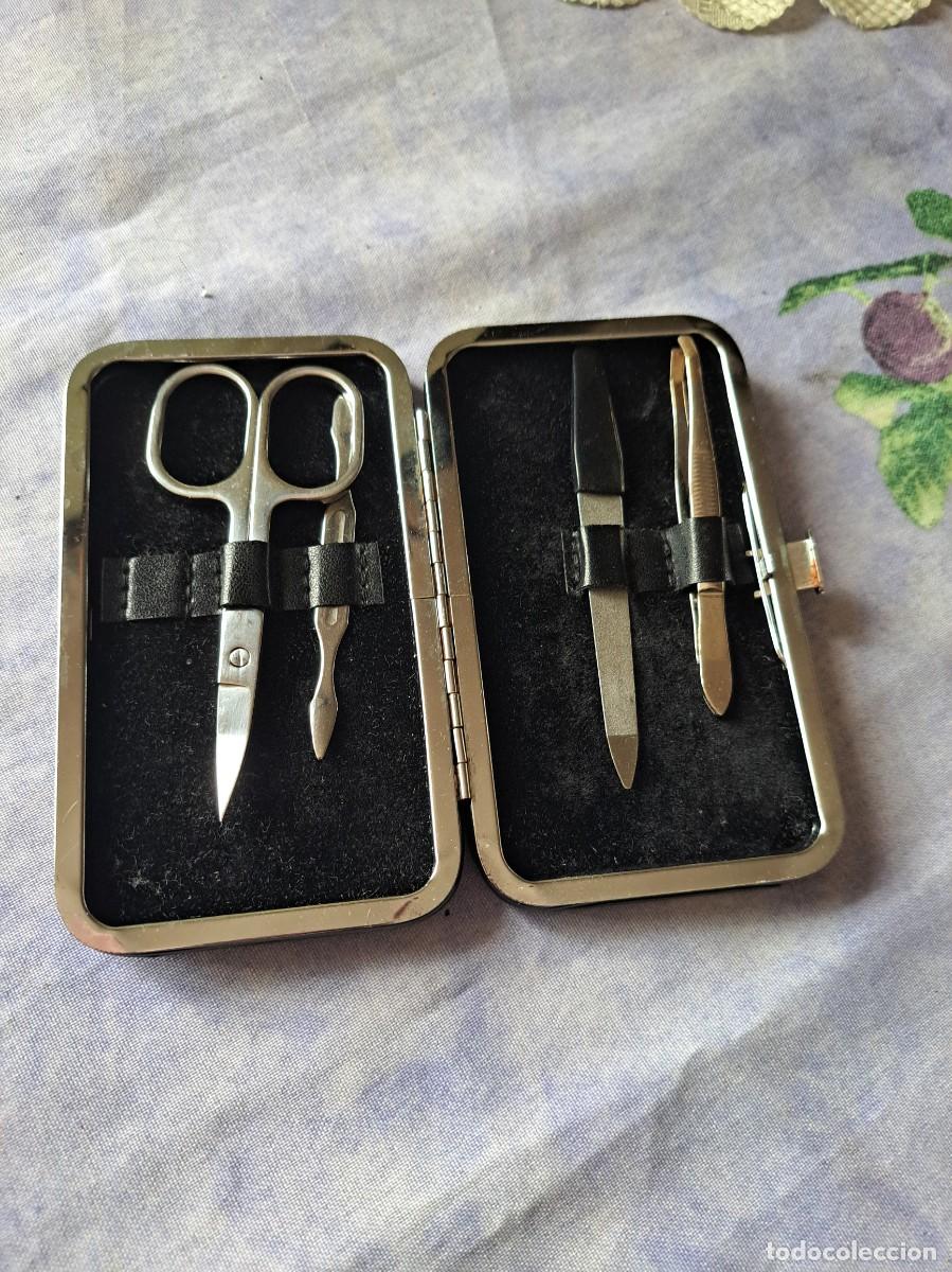 Vintage: Estuche de de manicura para bolso, vintage. de piel y forrado en terciopelo negro