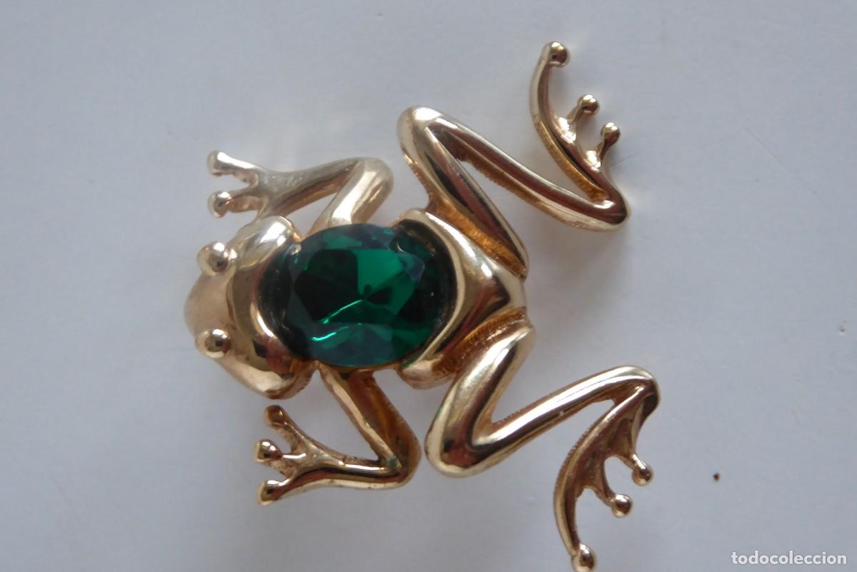 Vintage: PRENDEDOR VINTAGE RANITA CON PIEDRA VERDE - PERFECTO ESTADO