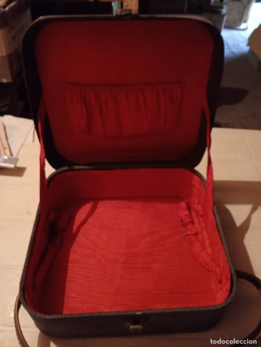 Vintage: MALETA VINTAGE ANTIGUA PARA VIAJES CORTOS LLAMADA COMODIN CUADRADA PERFECTA A&Ntilde;OS 60