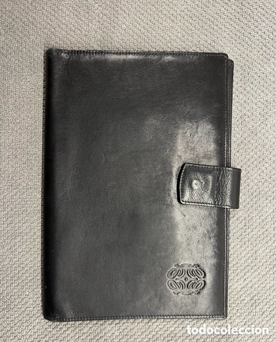Vintage: CARTERA EN PIEL NEGRA.. Portadocumentos&hellip; Med&iacute;das: 18 x 24 cm., aproximadamente
