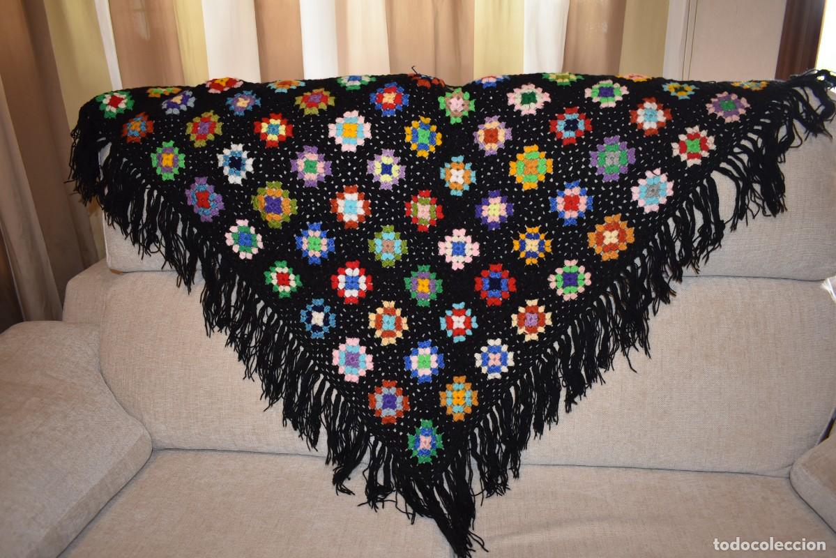 Vintage: Toquilla o chal de ganchillo tipo 'Granny Squares'