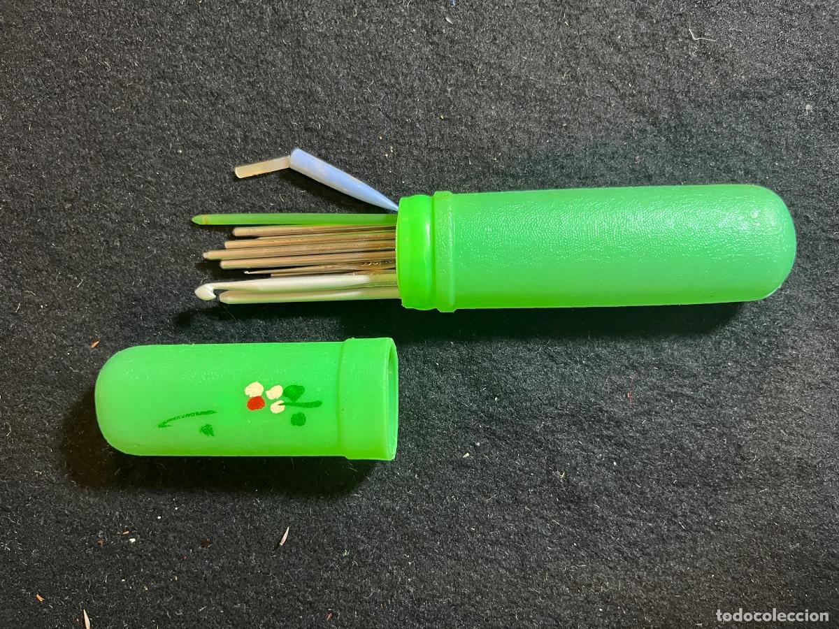 Vintage: Estuche ganchillos vintage Zenith mercer&iacute;a costura retro a&ntilde;os 70 pl&aacute;stico verde