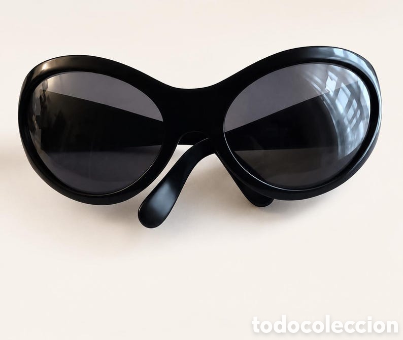 Vintage: Gafas de Sol Vintage Nina Ricci Oversize Negras &ndash; Hechas en Francia &ndash; Dise&ntilde;o &ndash; Modelo NR numerado