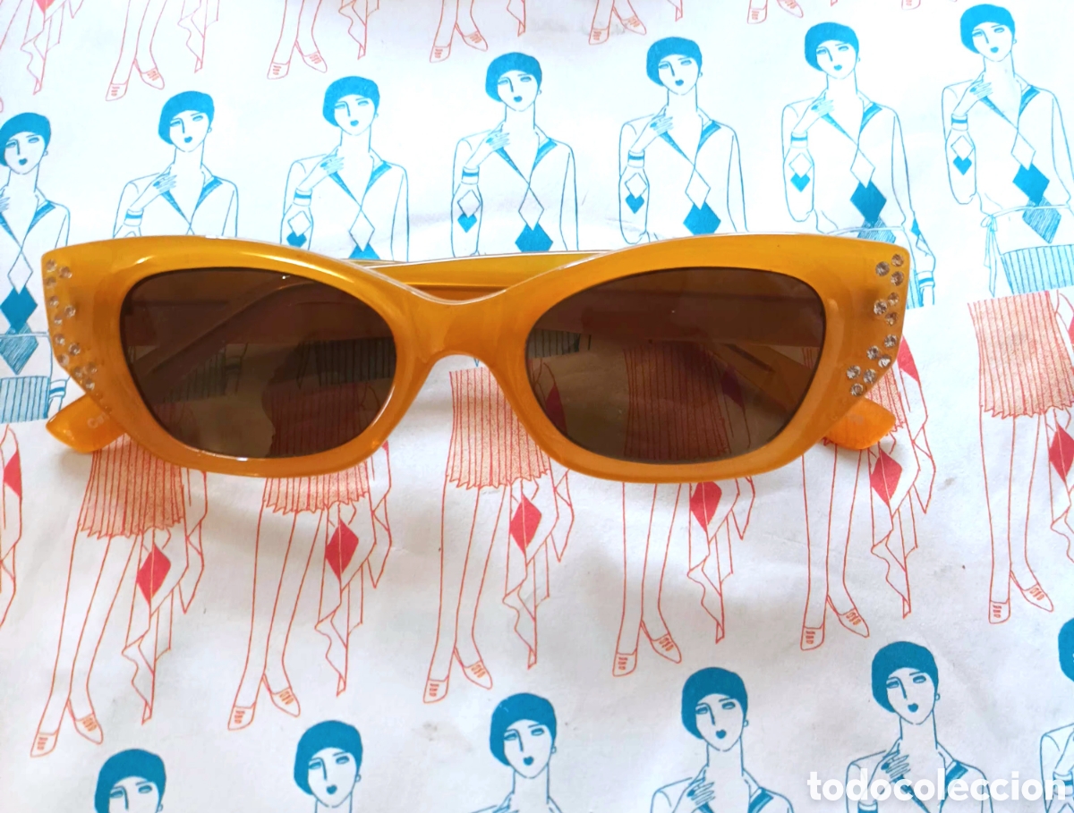 Vintage: Gafas de sol color Mostaza dise&ntilde;o Retro con Brillantitos SASCH