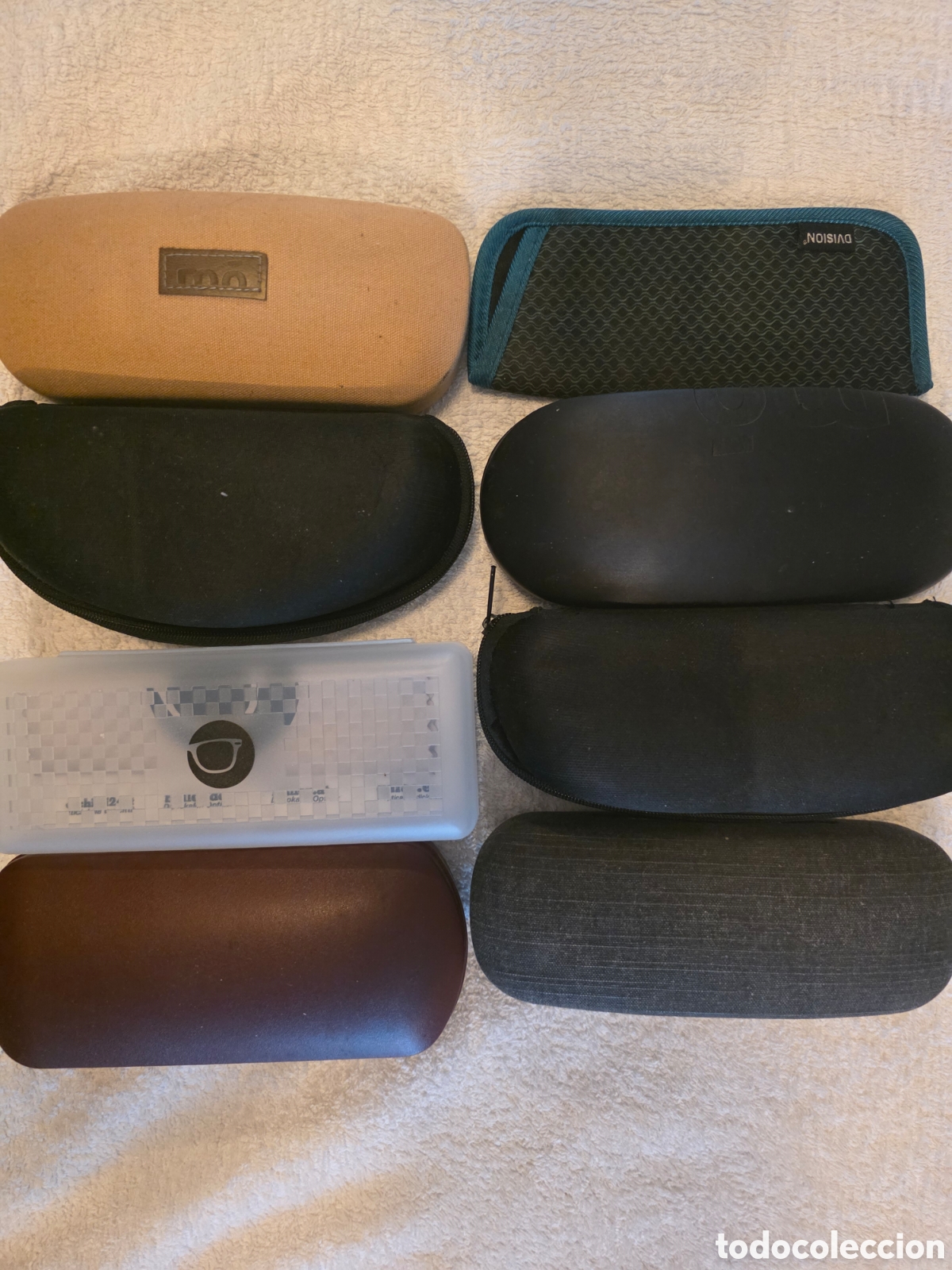 Vintage: LOTE DE CAJAS DE GAFAS DE DIFERENTES ESTILOS Y &Eacute;POCAS