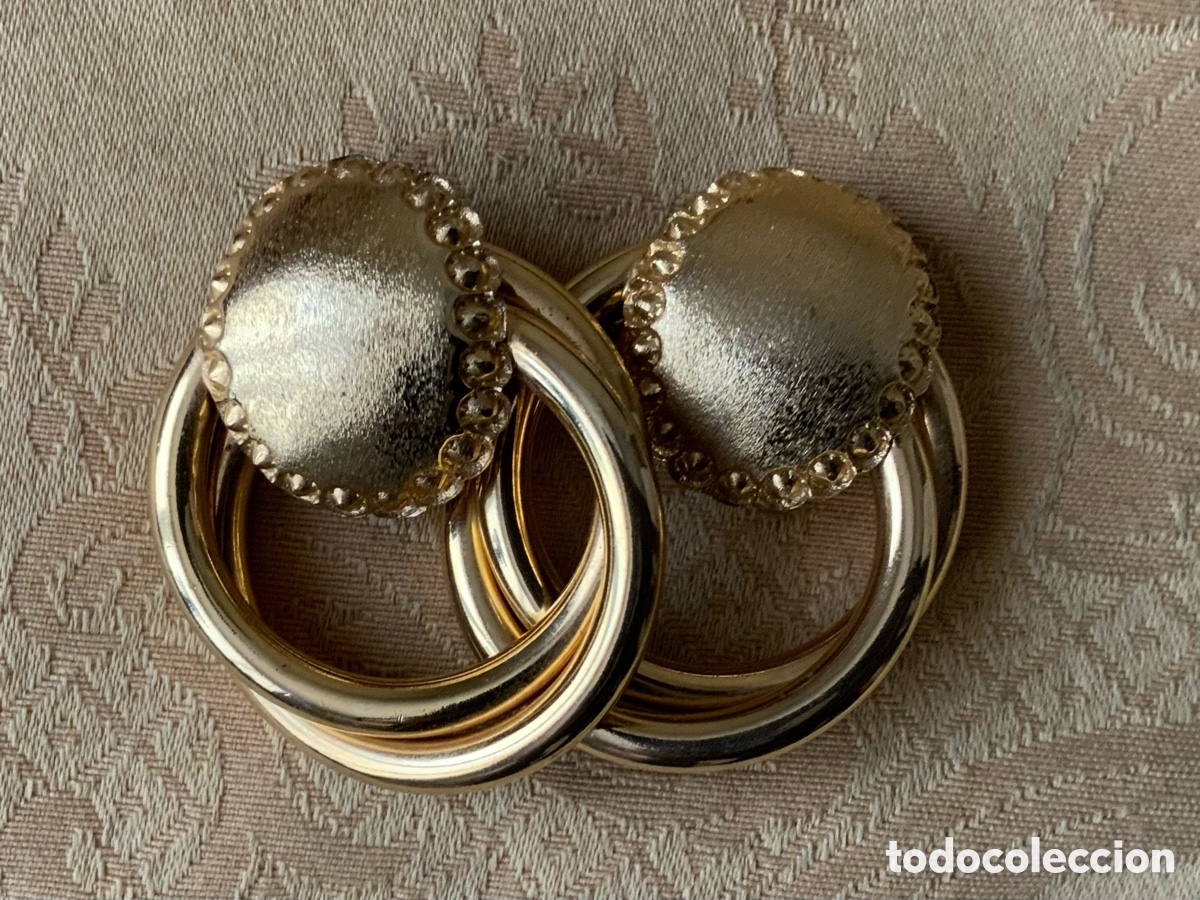 Vintage: PENDIENTES A&Ntilde;OS 80 METAL DORADO