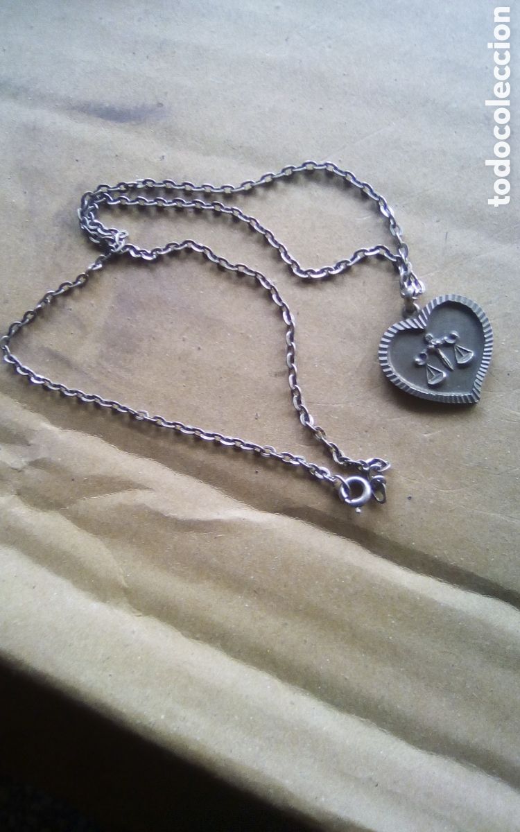 Vintage: Colgante vintage coraz&oacute;n con signo libra. Mide el coraz&oacute;n 20 mm.