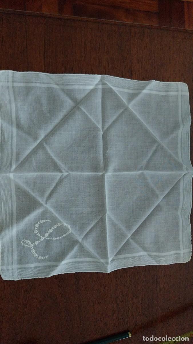 Vintage: Pa&ntilde;uelo con letra L bordada - Foto 2