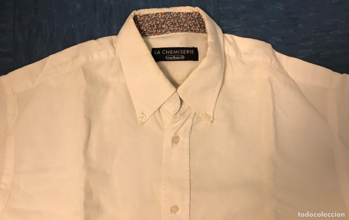 Vintage: Camisa Cacharel blanca de algod&oacute;n de manga corta con detalle Liberty