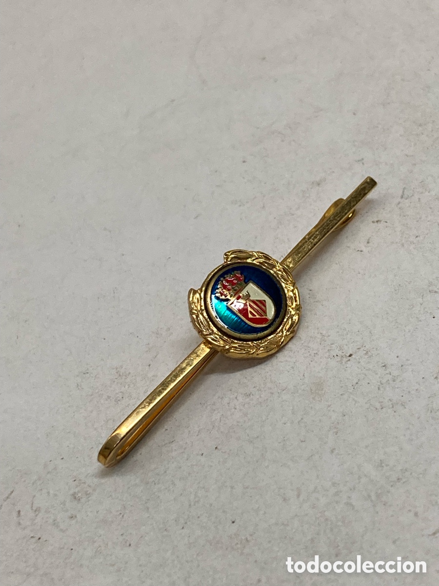 Vintage: Pisa corbata dorado con un escudo constitucional espa&ntilde;ol esmaltado en el centro