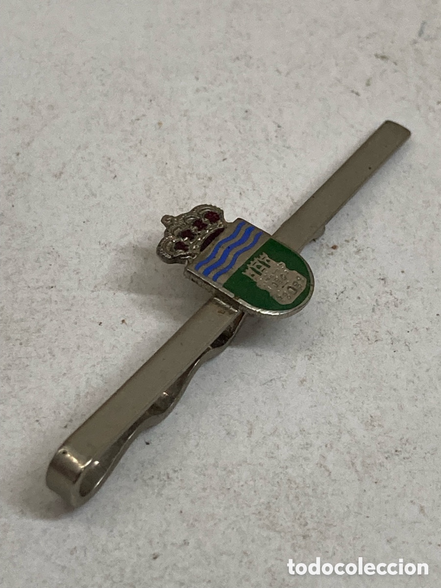 Vintage: pisacorbatas presenta el escudo de la Regi&oacute;n Militar Pirenaica Occidental B219