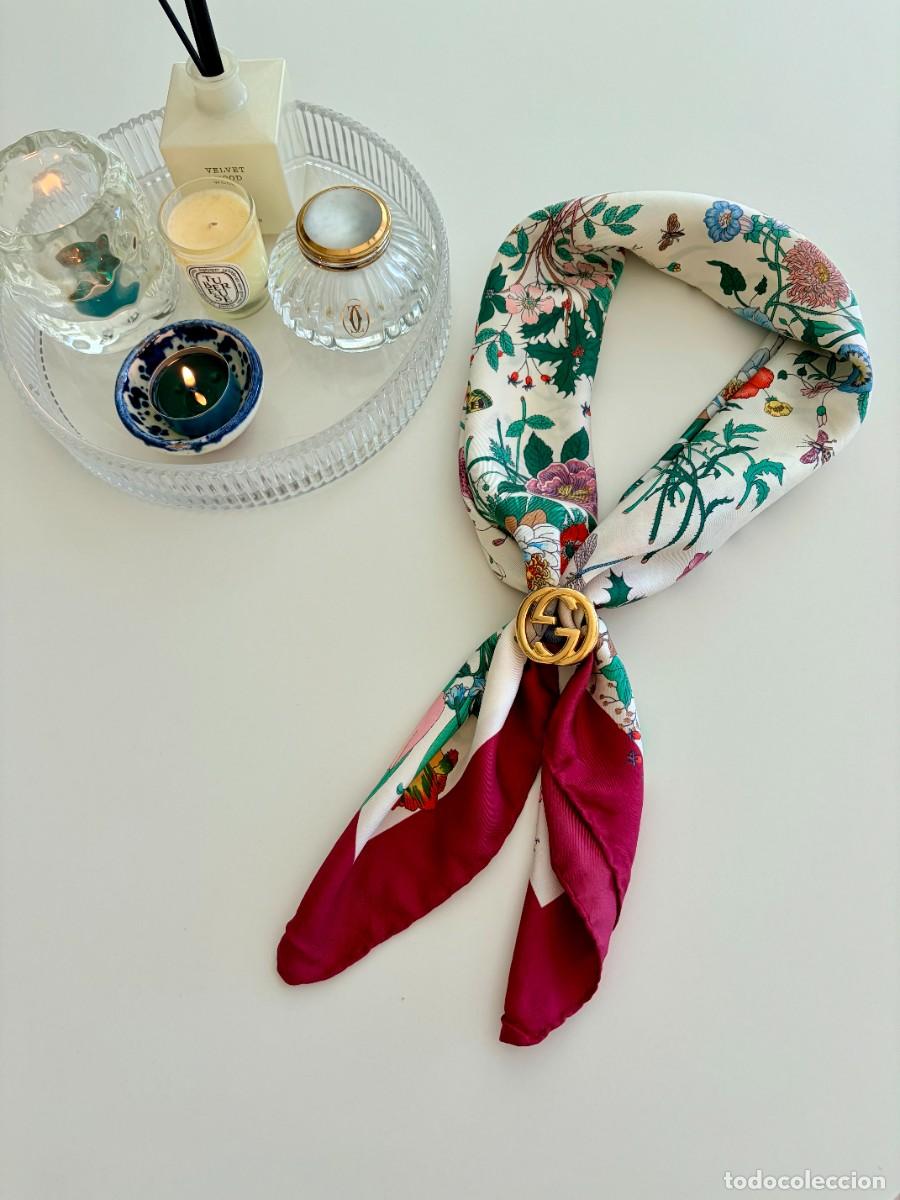 Vintage: Pa&ntilde;uelo Gucci Seda Vintage 1980s Flora Bot&aacute;nico Burdeos Made in Italy
