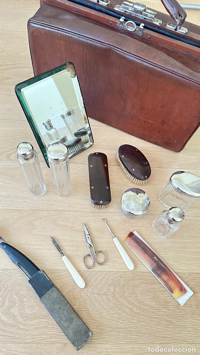Vintage: BOLSA O MALETIN CLASICO DE VIAJE, TIPO GLADSTONE (ESTILO MEDICO) CON ACCESORIOS INCLUIDOS.