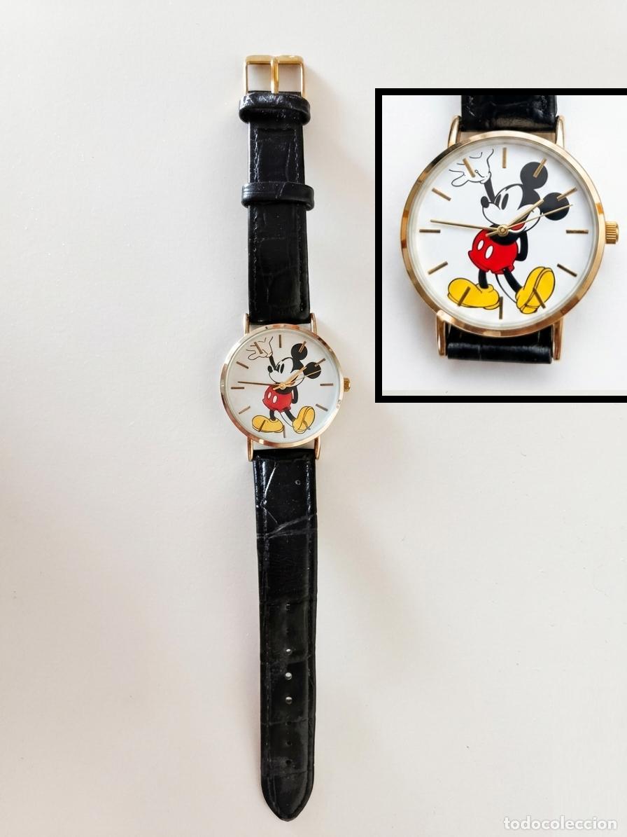 Vintage: Reloj MICKEY MOUSE de DISNEY de la firma HM, de 3,5 cm. di&aacute;metro.