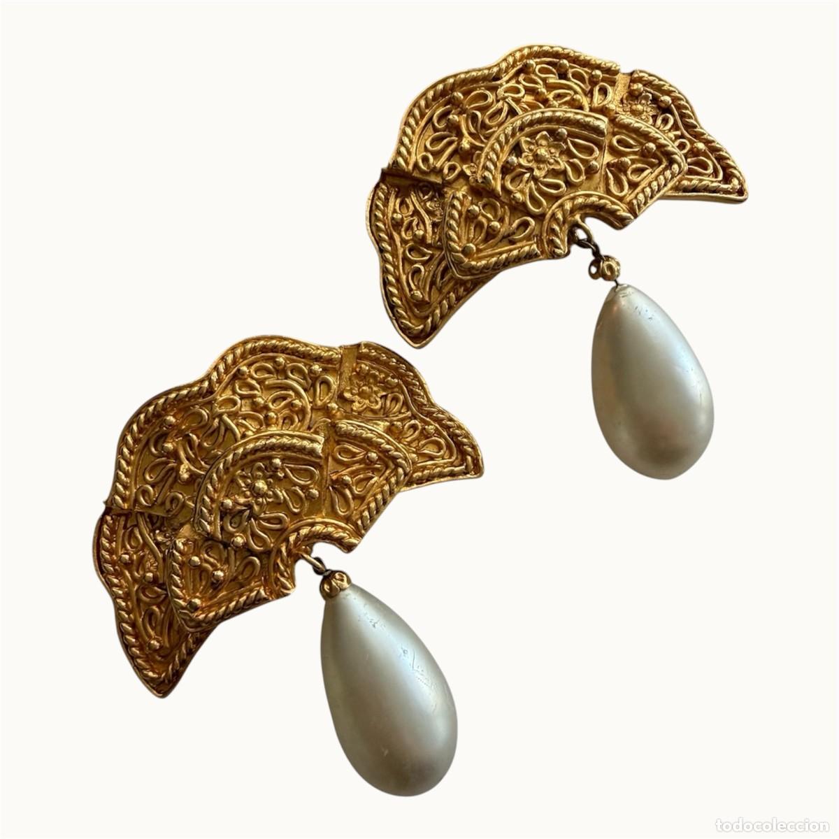 Vintage: Pendientes Loewe vintage clip dorados con perla grande &ndash; dise&ntilde;o abanico &ndash; a&ntilde;os 80
