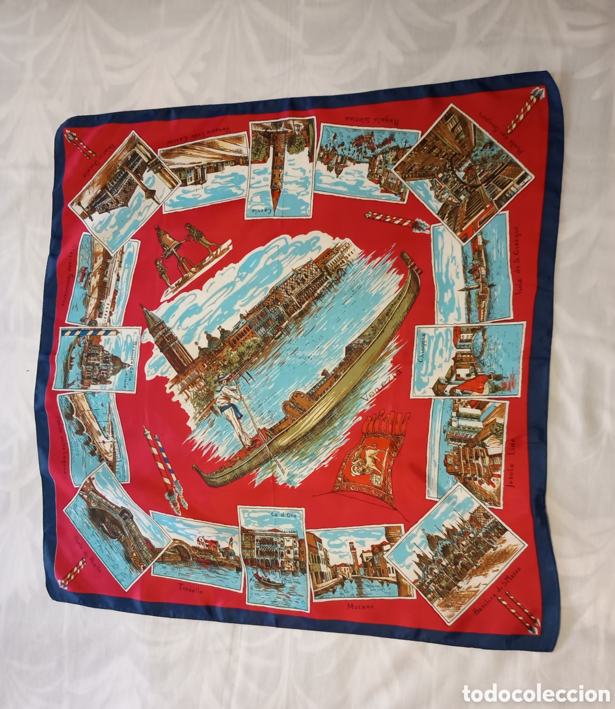 Vintage: Pa&ntilde;uelo vintage Venecia a&ntilde;os 70. Mide 68x68cm.