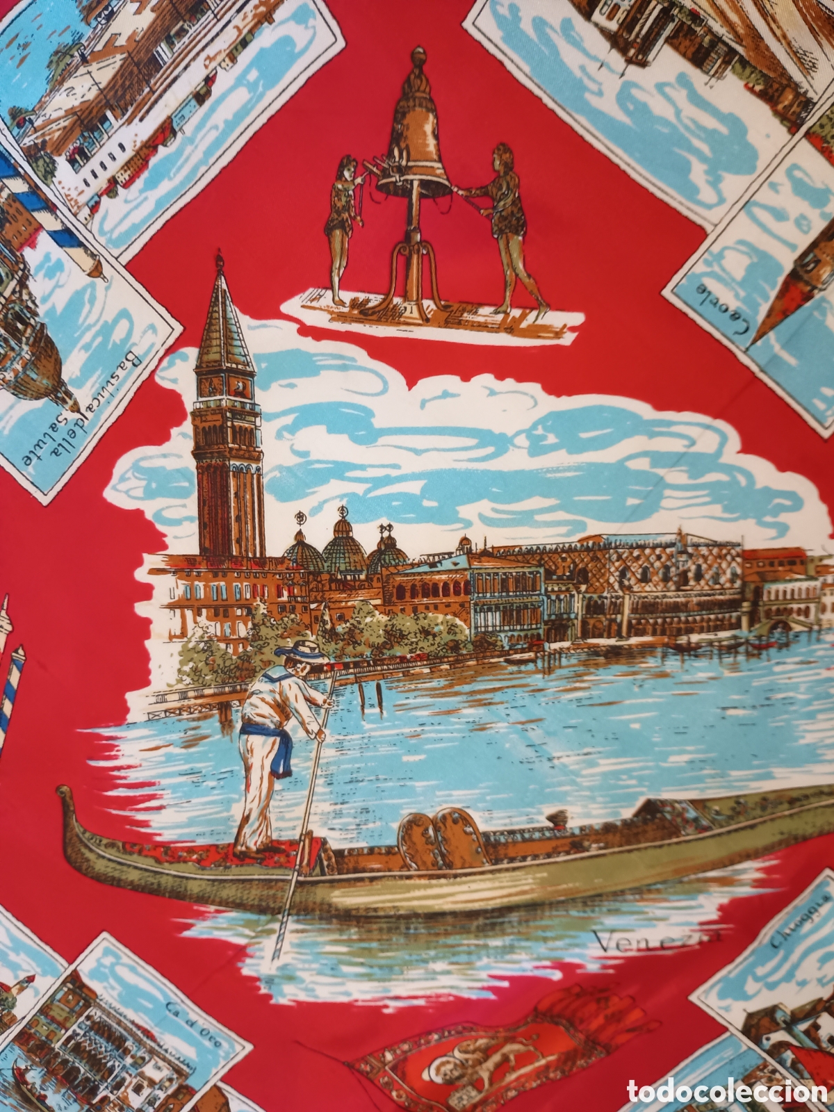 Vintage: Pa&ntilde;uelo vintage Venecia a&ntilde;os 70. Mide 68x68cm.