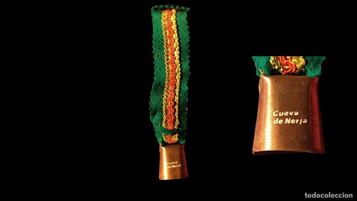 Vintage: MARCAP&Aacute;GINAS SOUVENIR CUEVA DE NERJA &middot; FIELTRO VERDE &middot; GAL&Oacute;N ROJO Y DORADO &middot; CAMPANILLA . 60/80