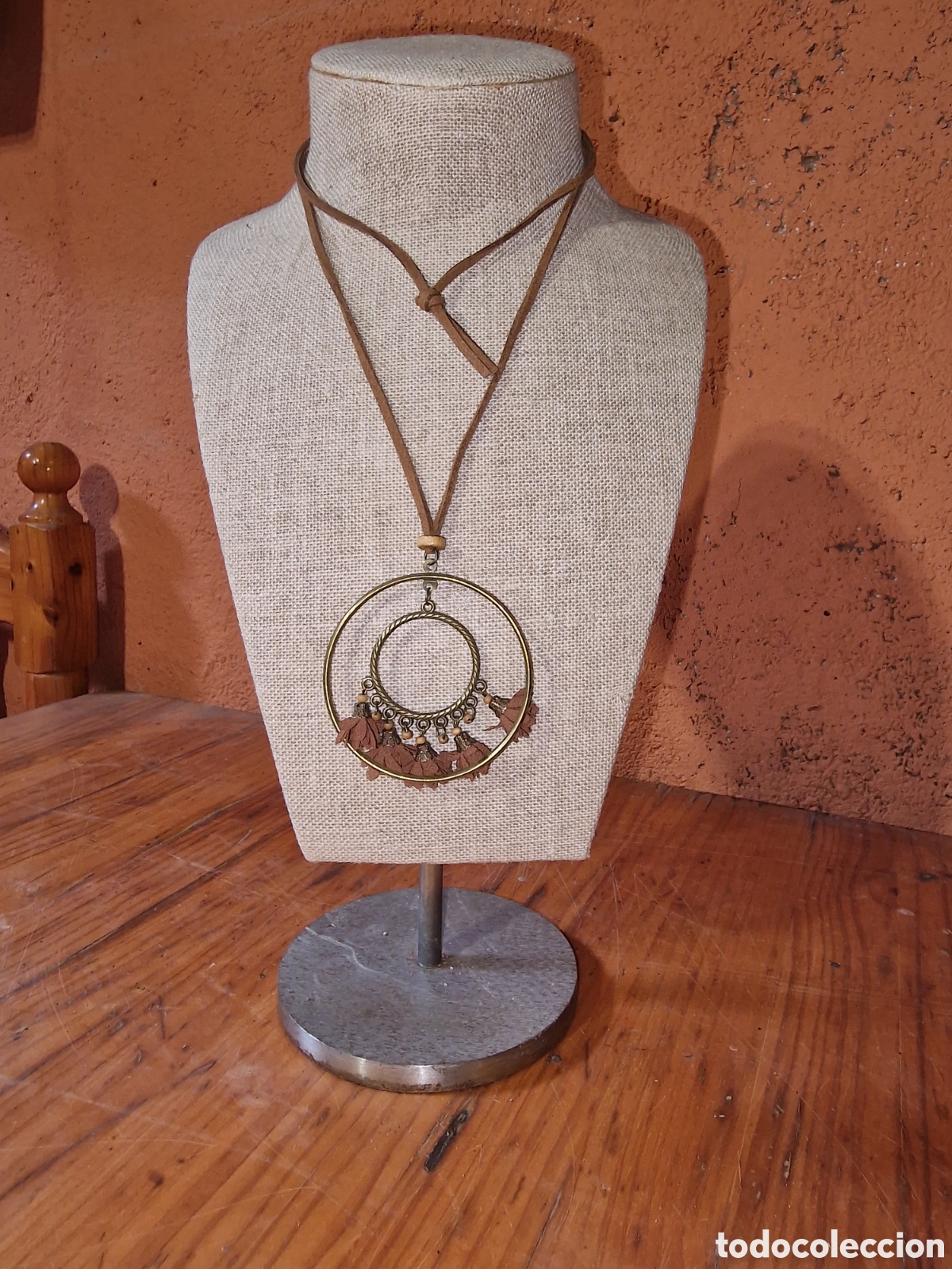 Vintage: Bonito collar vintage,marr&oacute;n y dorado