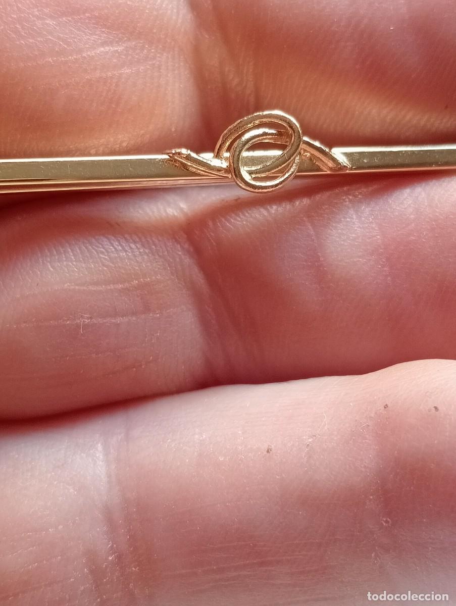 Vintage: PISACORBATAS DORADO CON MOTIVO LAZOS