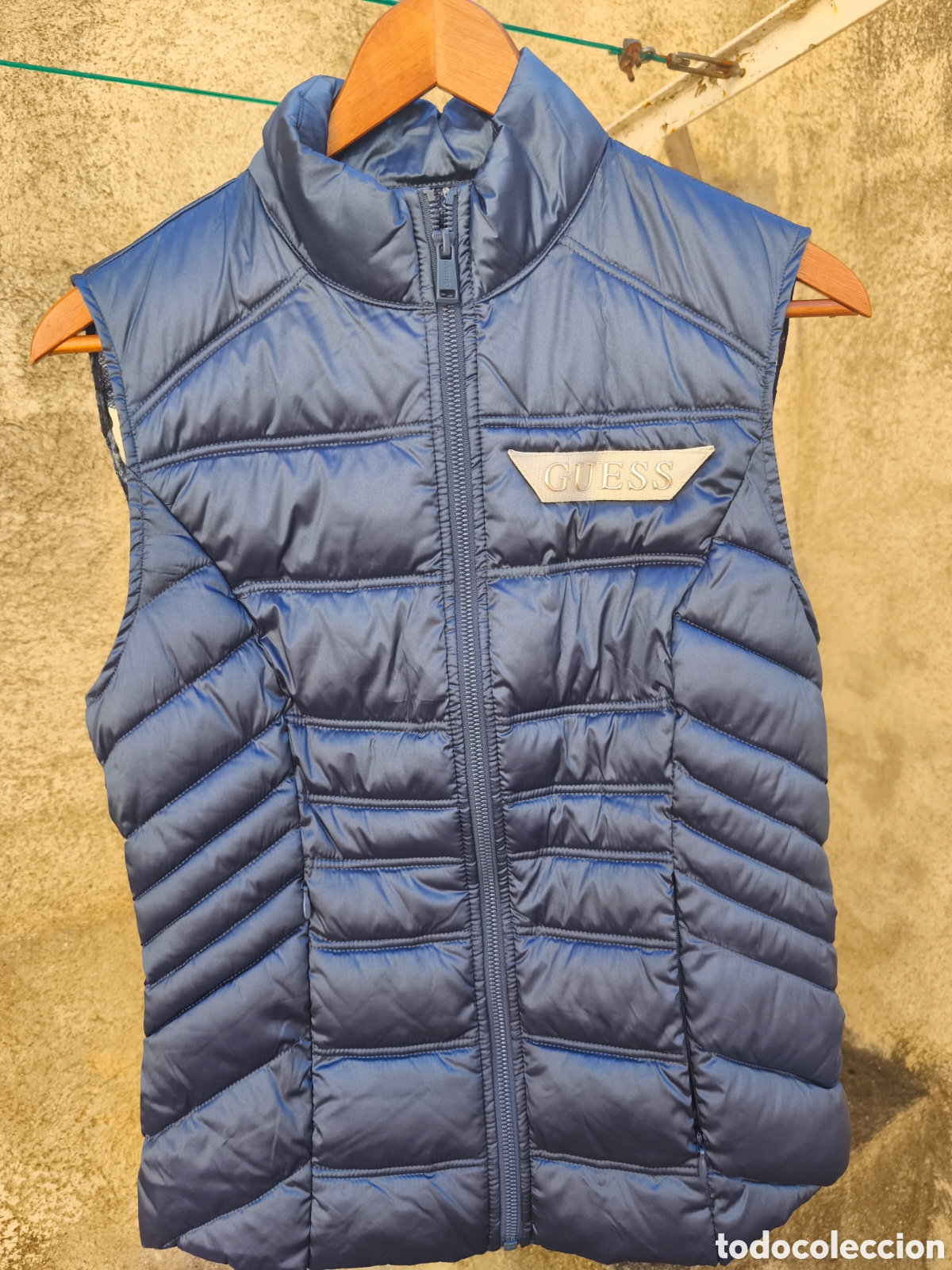 Vintage: Chaleco Guess, sin estrenar - Foto 3