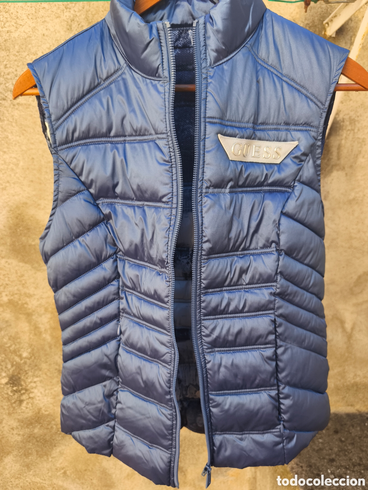 Vintage: Chaleco Guess, sin estrenar - Foto 8