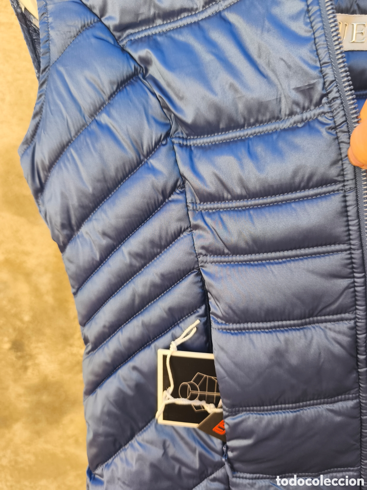 Vintage: Chaleco Guess, sin estrenar - Foto 12