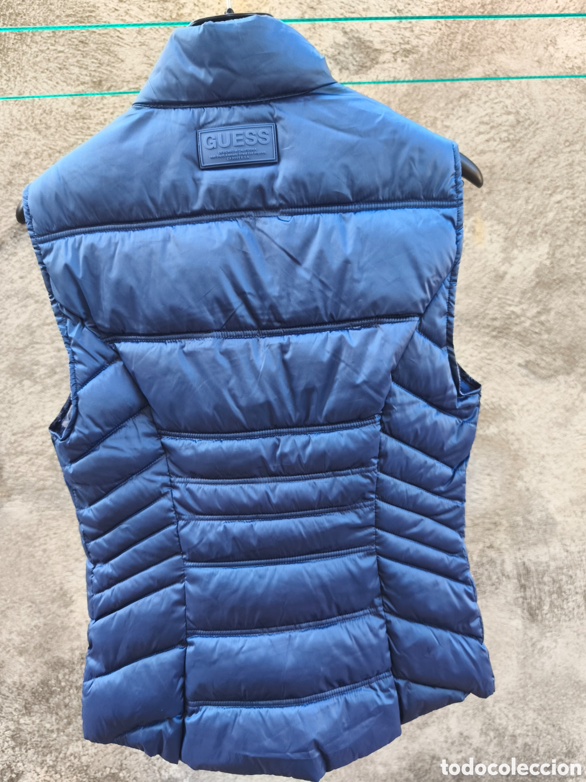 Vintage: Chaleco Guess, sin estrenar - Foto 16