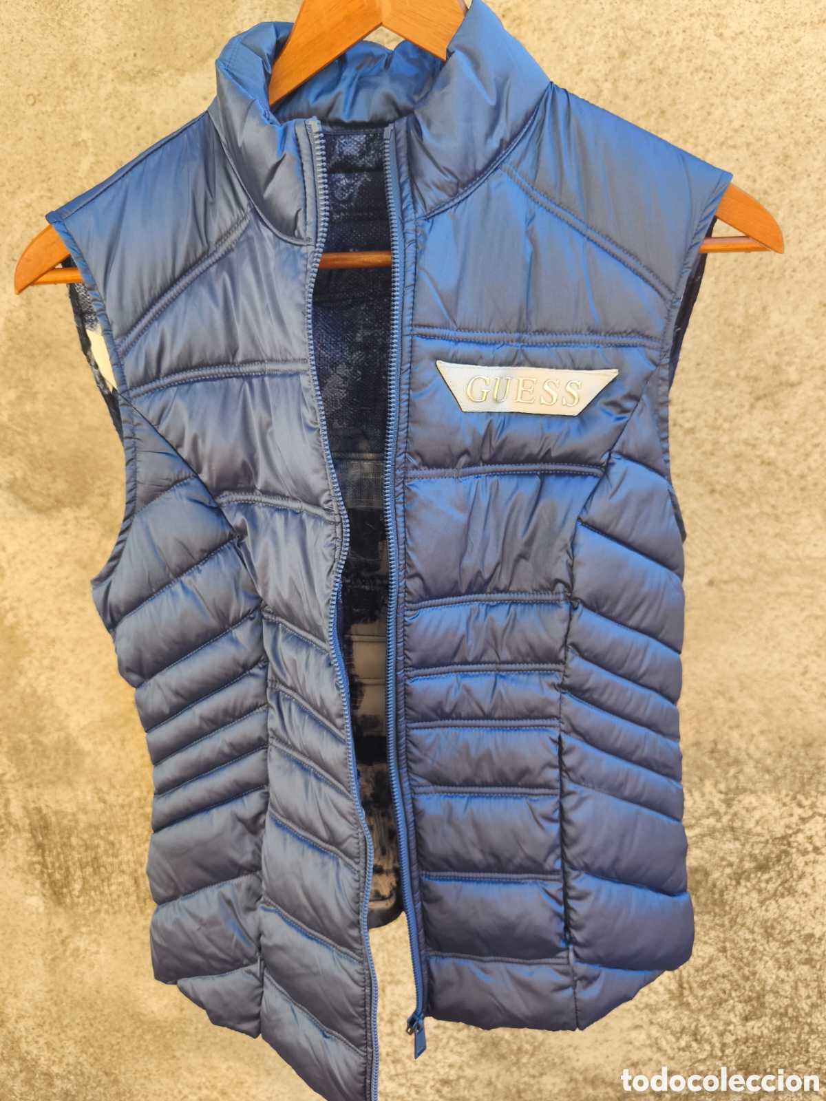 Vintage: Chaleco Guess, sin estrenar - Foto 1