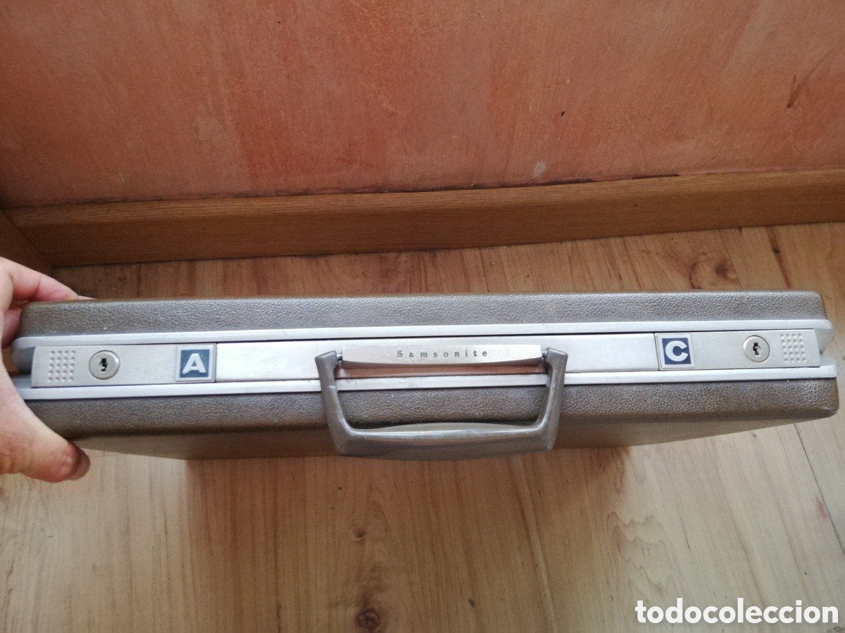 Vintage: Malet&iacute;n de ejecutivo r&iacute;gido marca Samsonite. A&ntilde;os 60-70