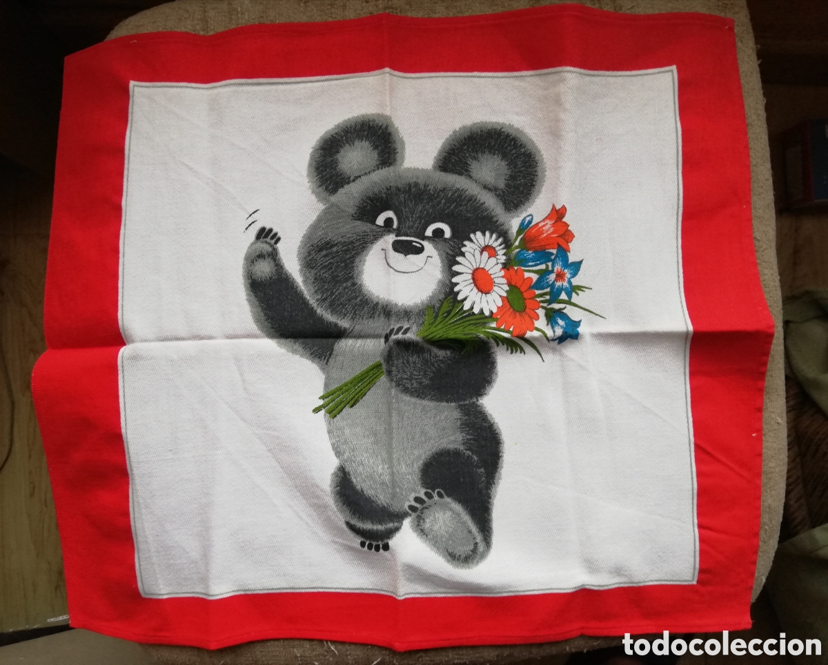 Vintage: Pa&ntilde;uelo grande del osito Misha con un ramo de flores