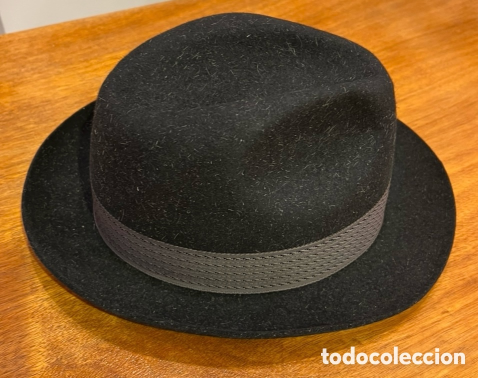 Vintage: Sombrero negro. ROYAL. Talla 57.