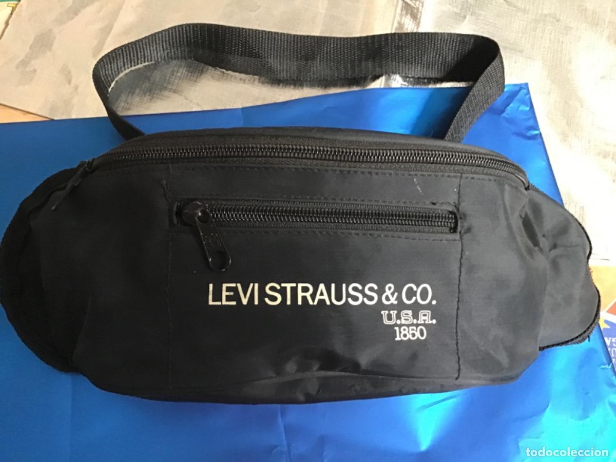 Vintage: Levi Srauss & CO. USA 1980. Ri&ntilde;onera original. Doble compartimento. Negra.