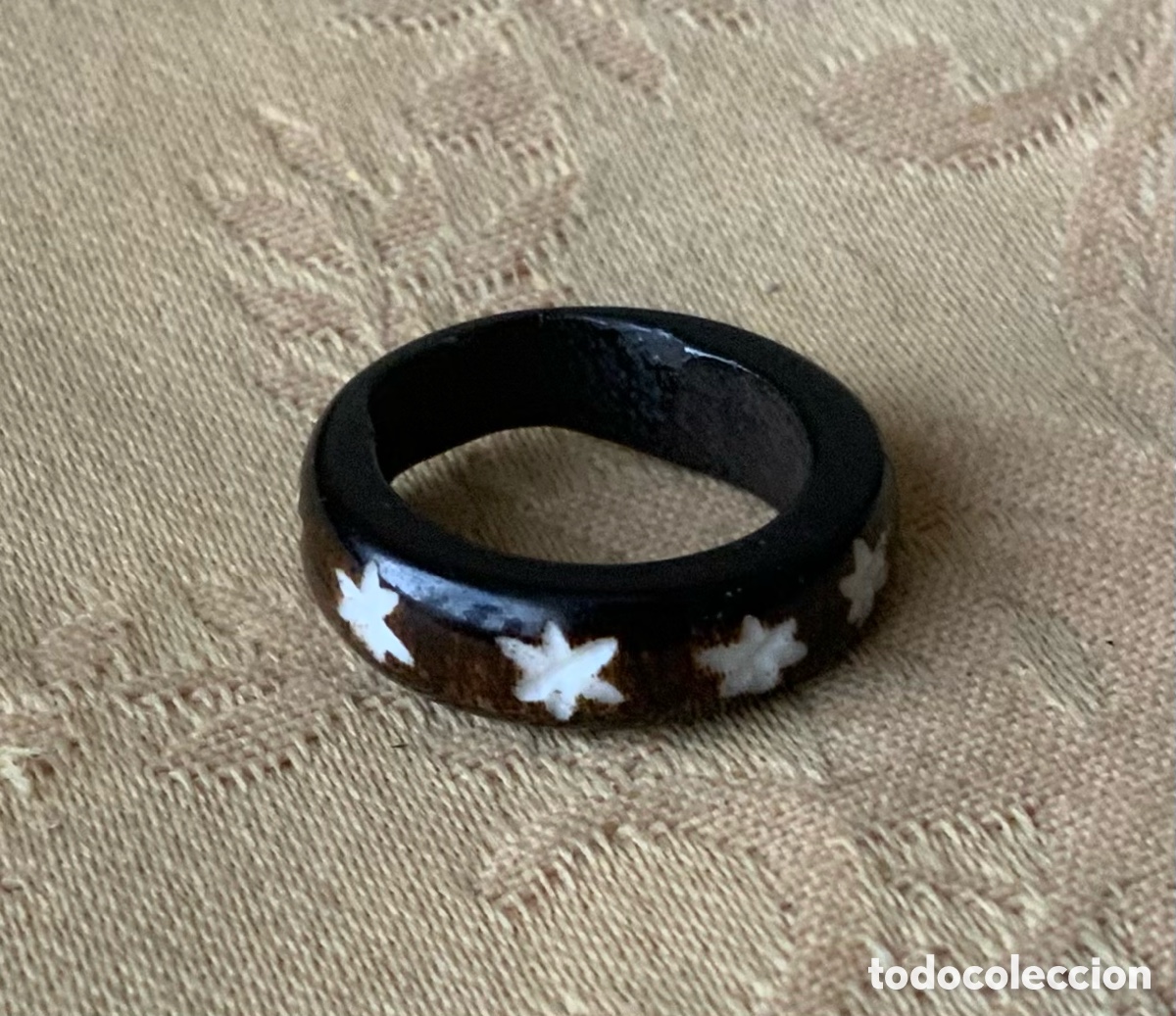 Vintage: ANILLO CORAL NEGRO y ESTRELLAS