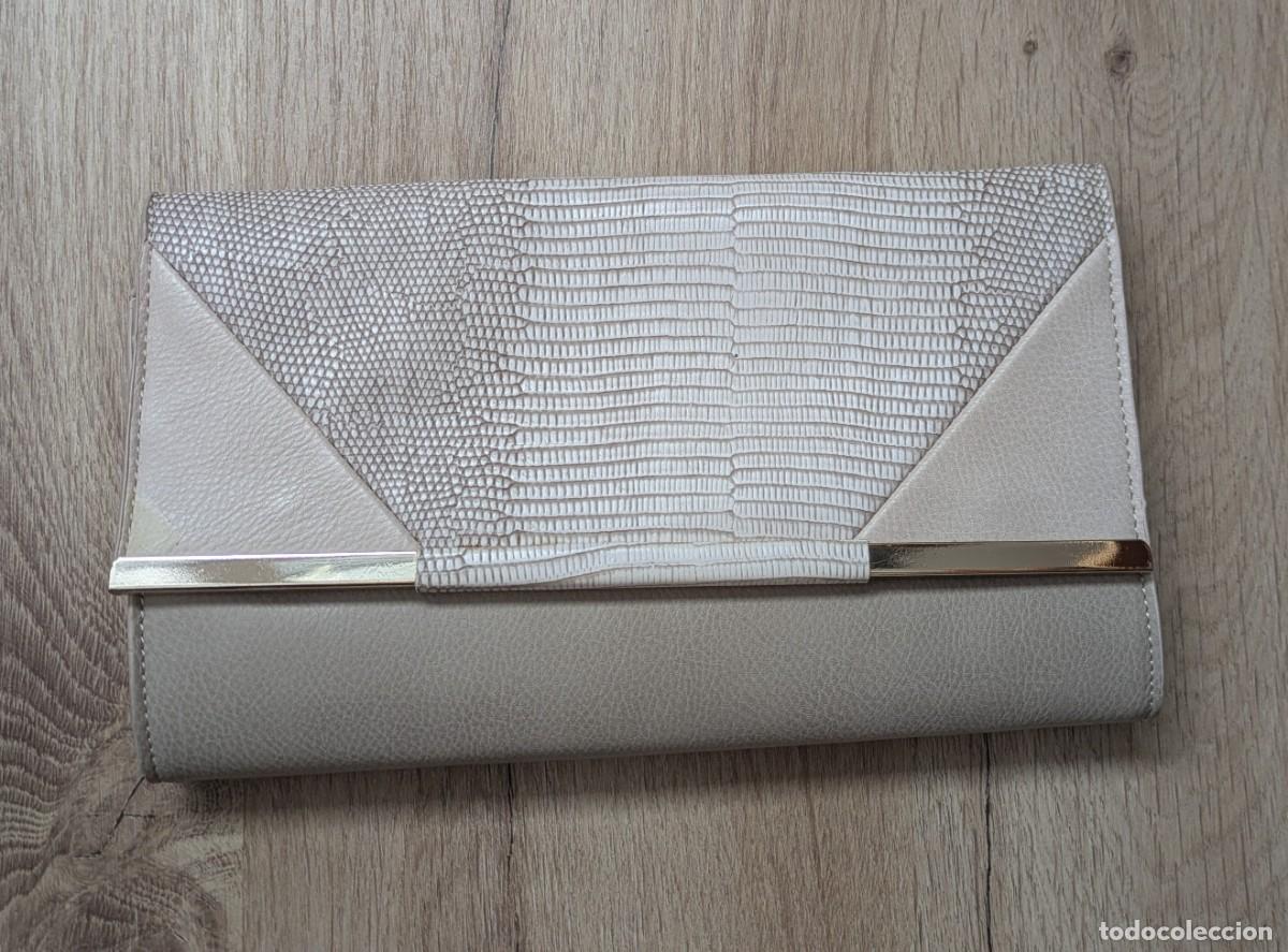 Vintage: Cartera de se&ntilde;ora. Beige. Con correa de cadeneta. Sfera Collection