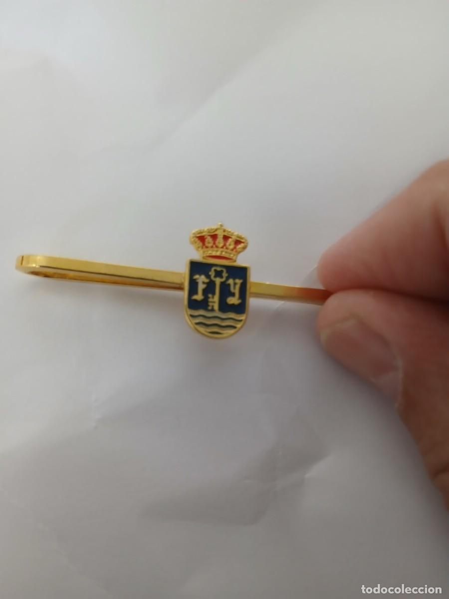 Vintage: Pisacorbatas con escudo de la antigua Segunda Regi&oacute;n Militar Sur(1984-2002)
