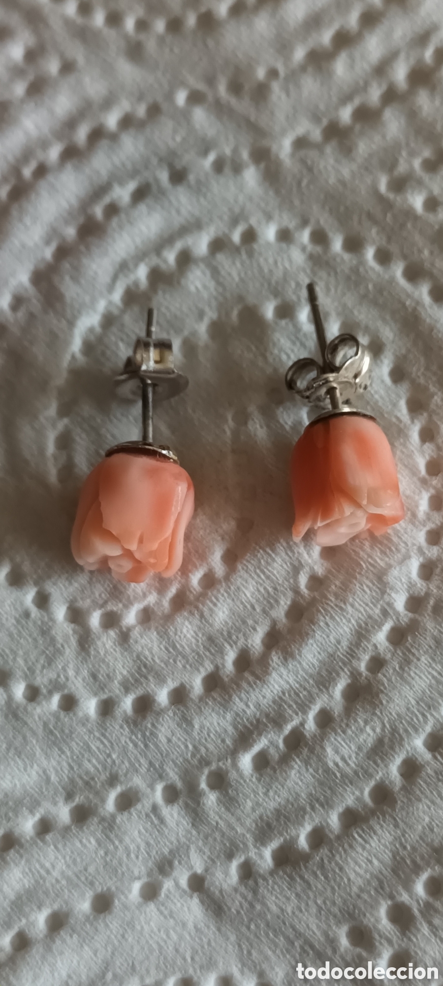 Vintage: Pendientes vintage en coral tallado