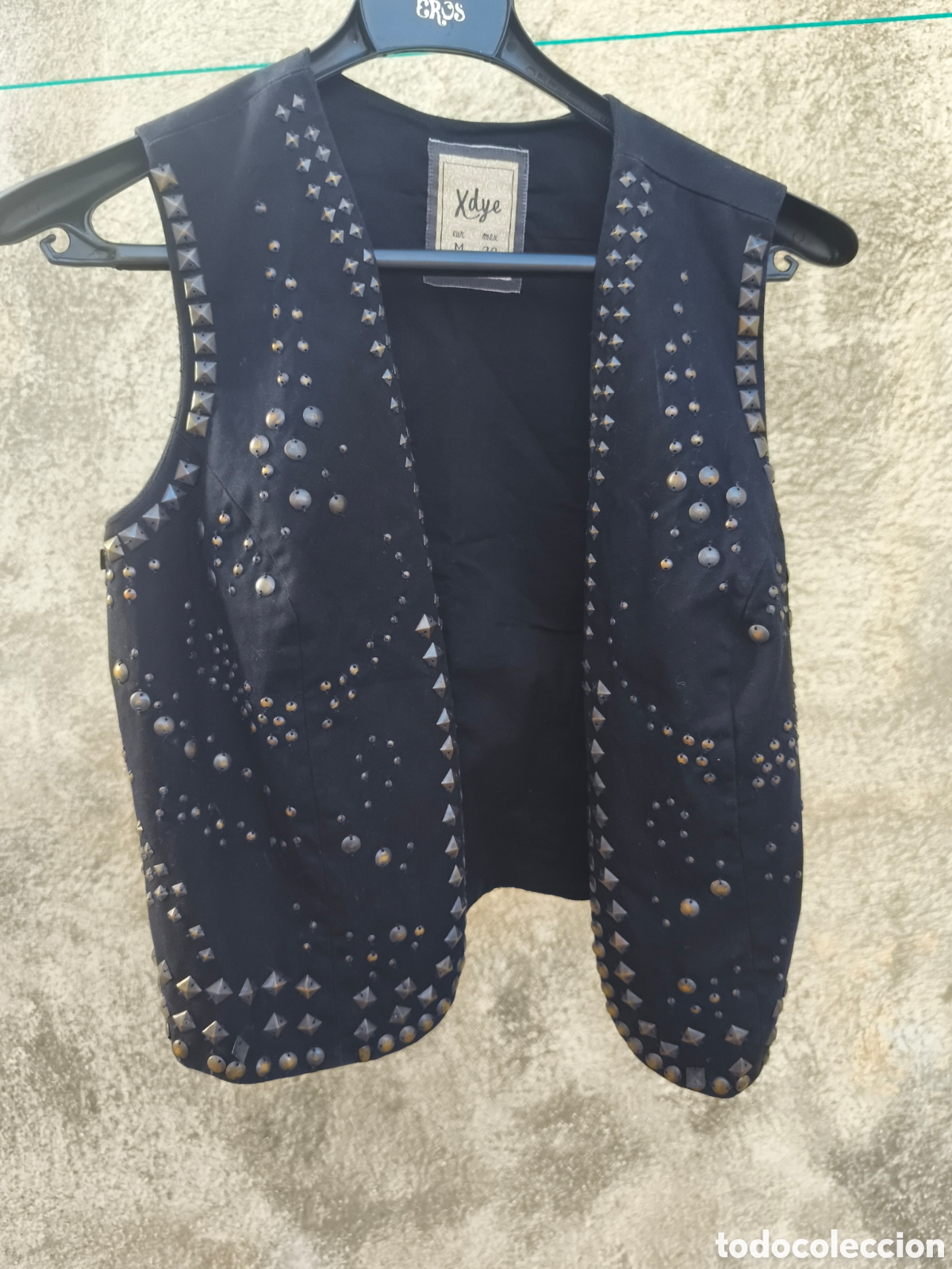 Vintage: Chaleco con tachuelas. Impecable - Foto 2