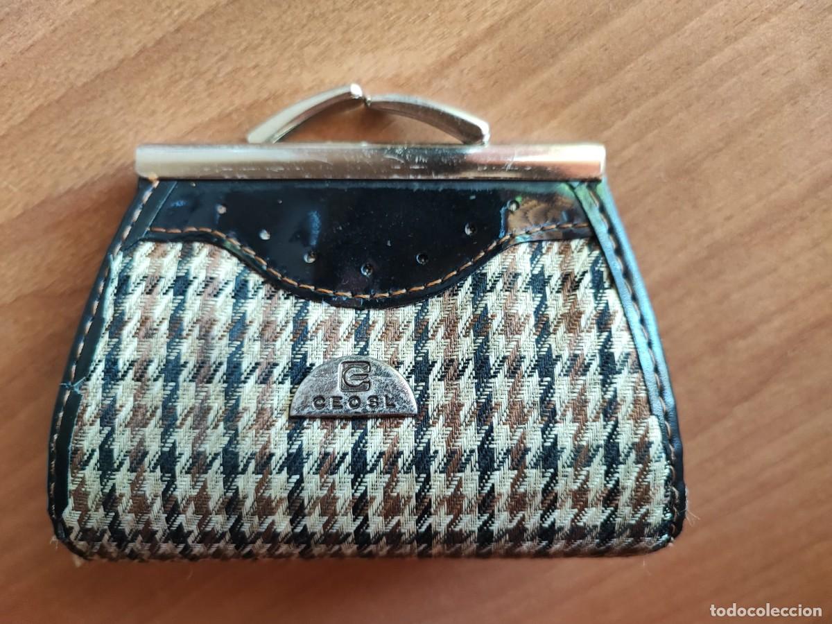 Vintage: MONEDERO VINTAGE CEOSL CON ESTAMPADO RETRO Y CIERRE MET&Aacute;LICO