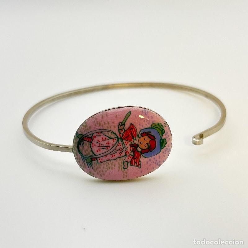 Vintage: Brazalete r&iacute;gido vintage firmado Michel Le Brun France &ndash; esmalte ni&ntilde;a con aro fondo rosa, a&ntilde;os 70