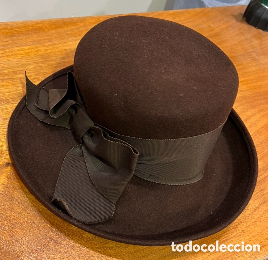 Vintage: Sombrero. RIGHT IMPRESSION. GOLD LABEL. Made in England.