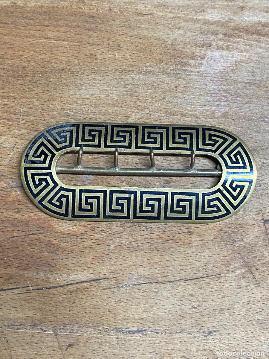 Vintage: Hebilla de metal y grecas esmalte fin s XIX 10x4cms