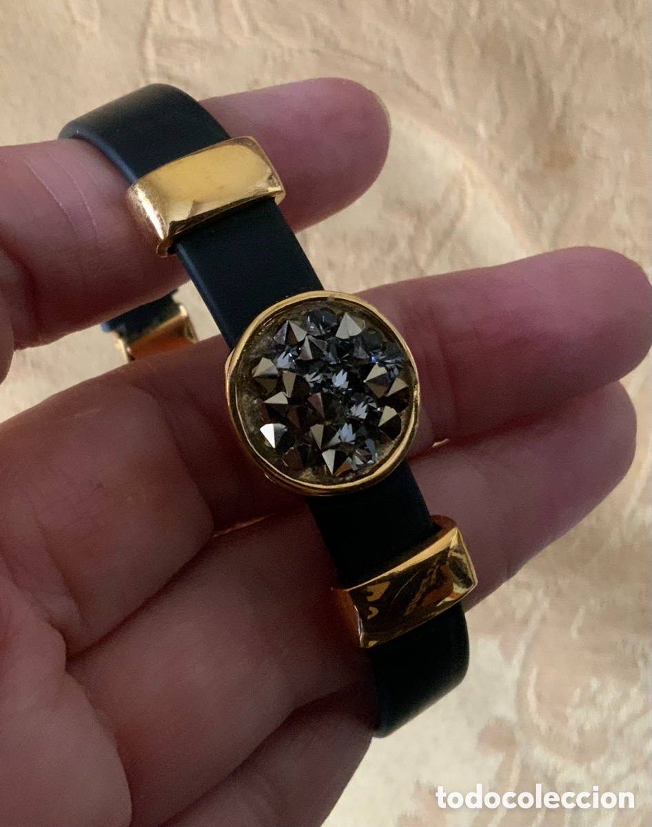 Vintage: PULSERA CAUCHO Y METAL DORADO