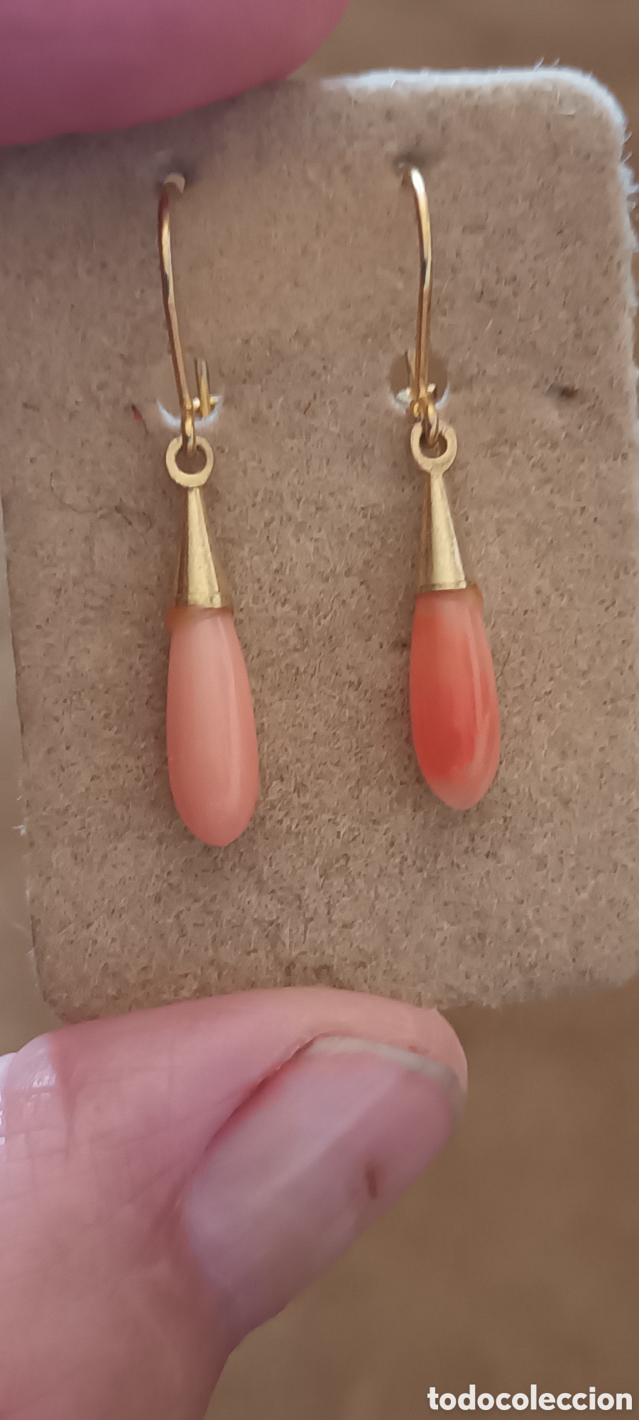 Vintage: Pendientes de coral y metal chapado