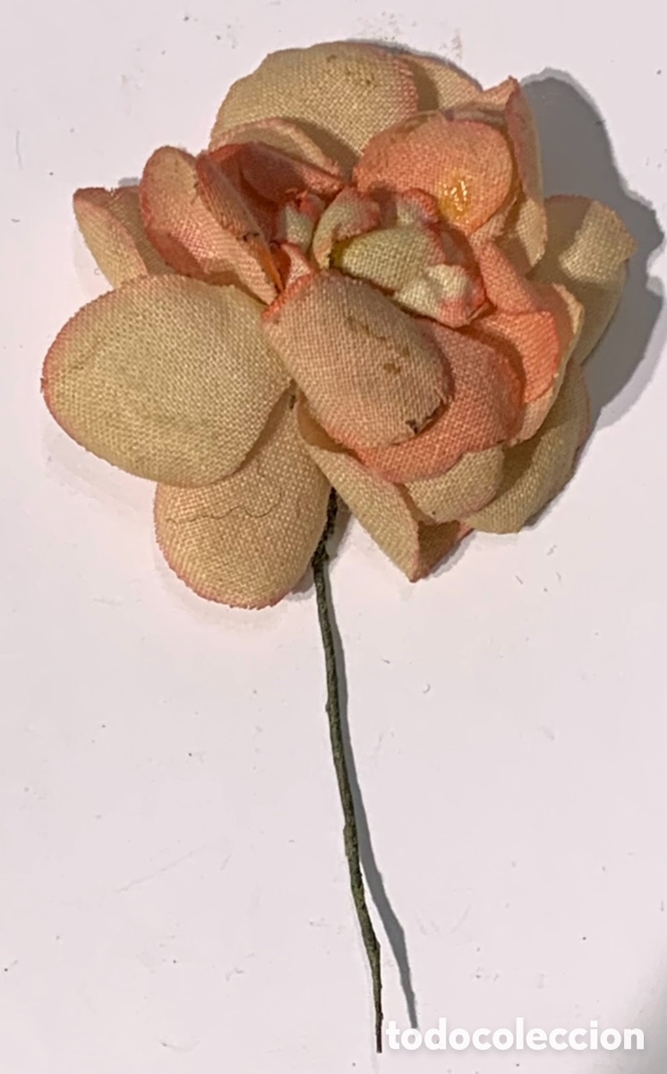 Vintage: Alfiler de solapa. Flor de tejido. A&ntilde;os 60.