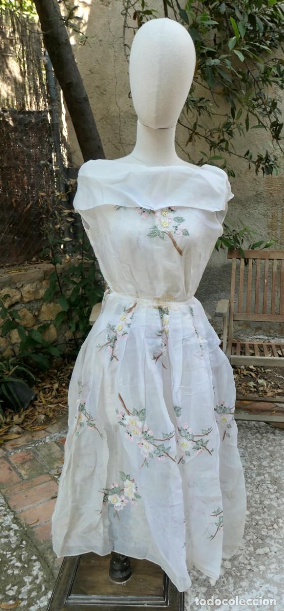 Vintage: Vestido Vintage de Organza de los A&ntilde;os 50/60 con Bordados Florales