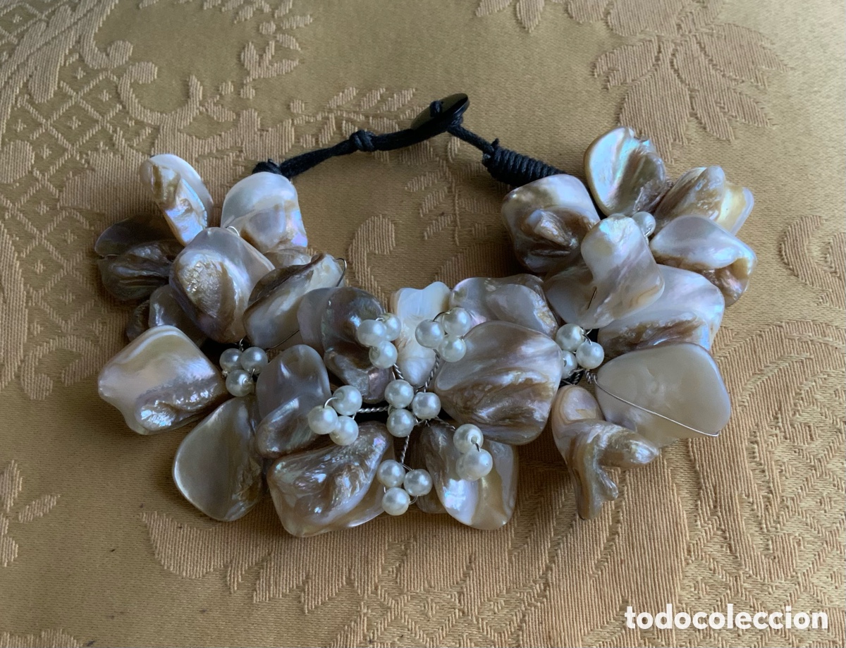 Vintage: PULSERA FLORES DE PERLAS Y NACAR HECHAS A MANO
