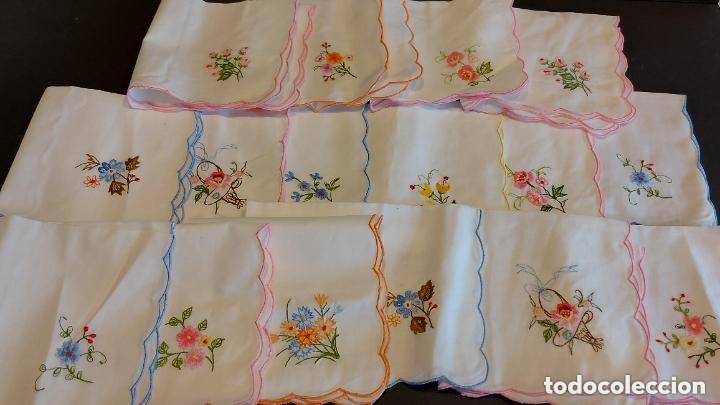 Vintage: LOTE PA&Ntilde;UELOS DE MANO ANTIGUOS BORDADOS FLORES - VINTAGE