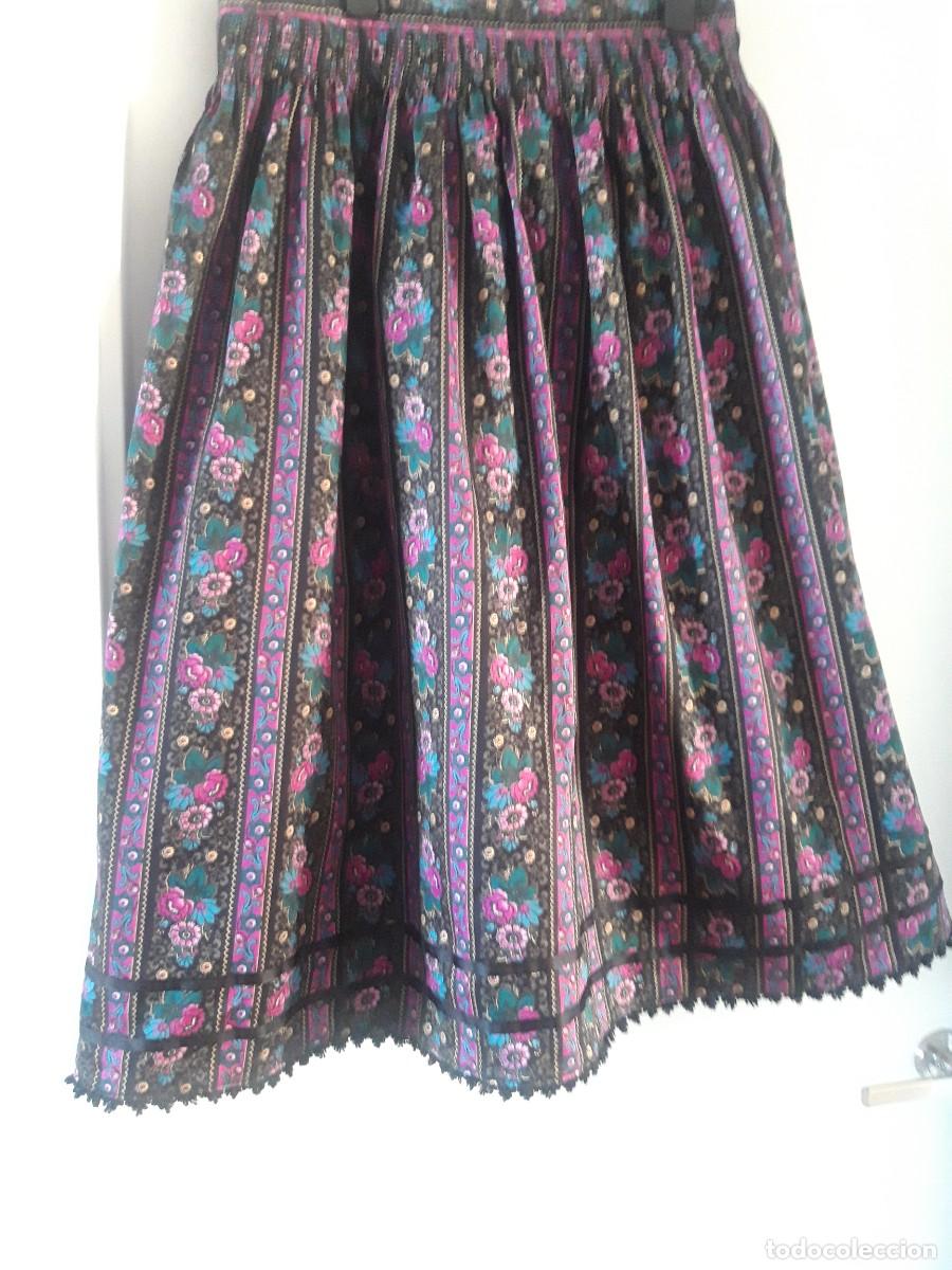 Vintage: Falda austriaca, en algodon, talla 42.