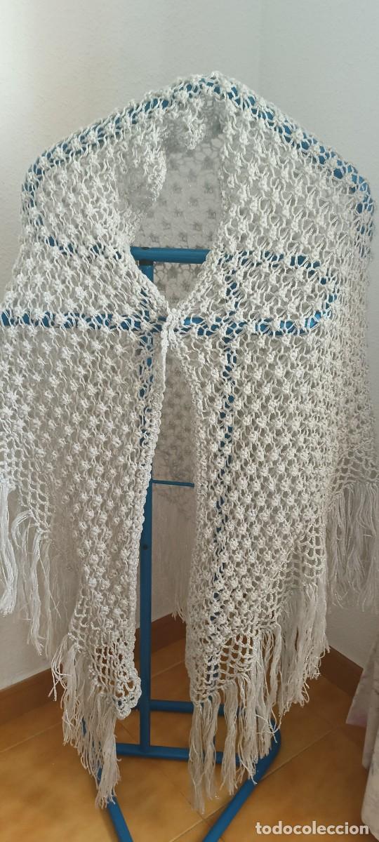 Vintage: Chal gris brillante. Hecho a mano a ganchillo